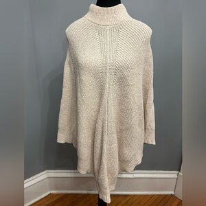 BNWT ROOTS Snowy Fox Poncho in Heathered Beige